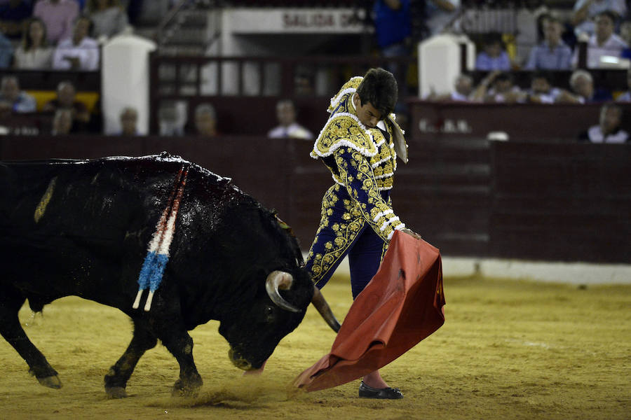 El lorquino triunfa cortando cuatro orejas y sale a hombros con El Juli, mientras que Manzanares se va de vacío en la Feria Taurina de Murcia