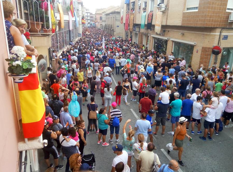 La ciudad se vuelca con la Fuensanta en una romería que ha superado la previsión de lluvias