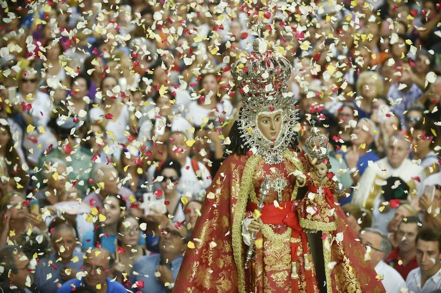 La ciudad se vuelca con la Fuensanta en una romería que ha superado la previsión de lluvias