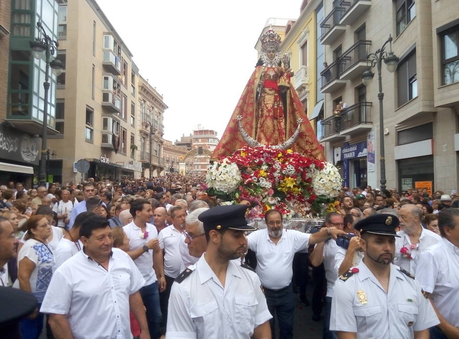 La ciudad se vuelca con la Fuensanta en una romería que ha superado la previsión de lluvias