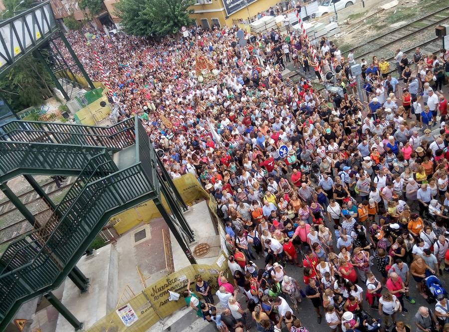La ciudad se vuelca con la Fuensanta en una romería que ha superado la previsión de lluvias