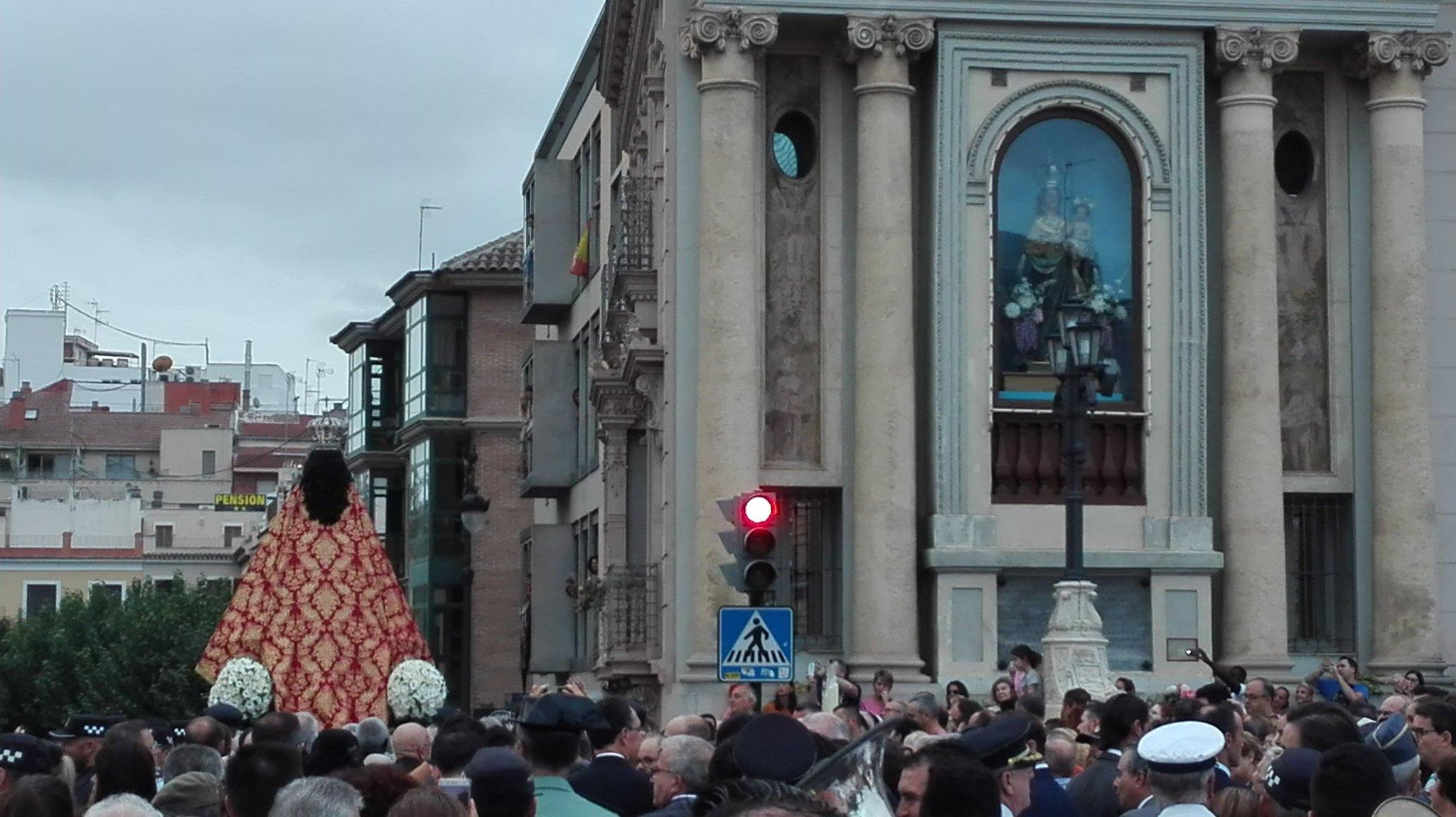 Una multitud de murcianos han acompañado a su Patrona en su tradicional romería por la ciudad