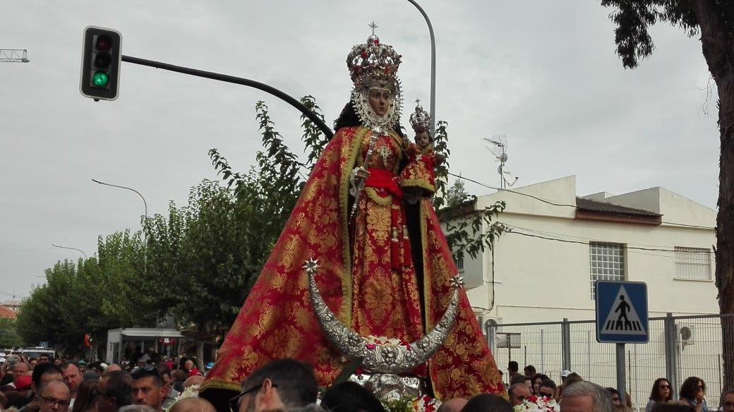 Una multitud de murcianos han acompañado a su Patrona en su tradicional romería por la ciudad
