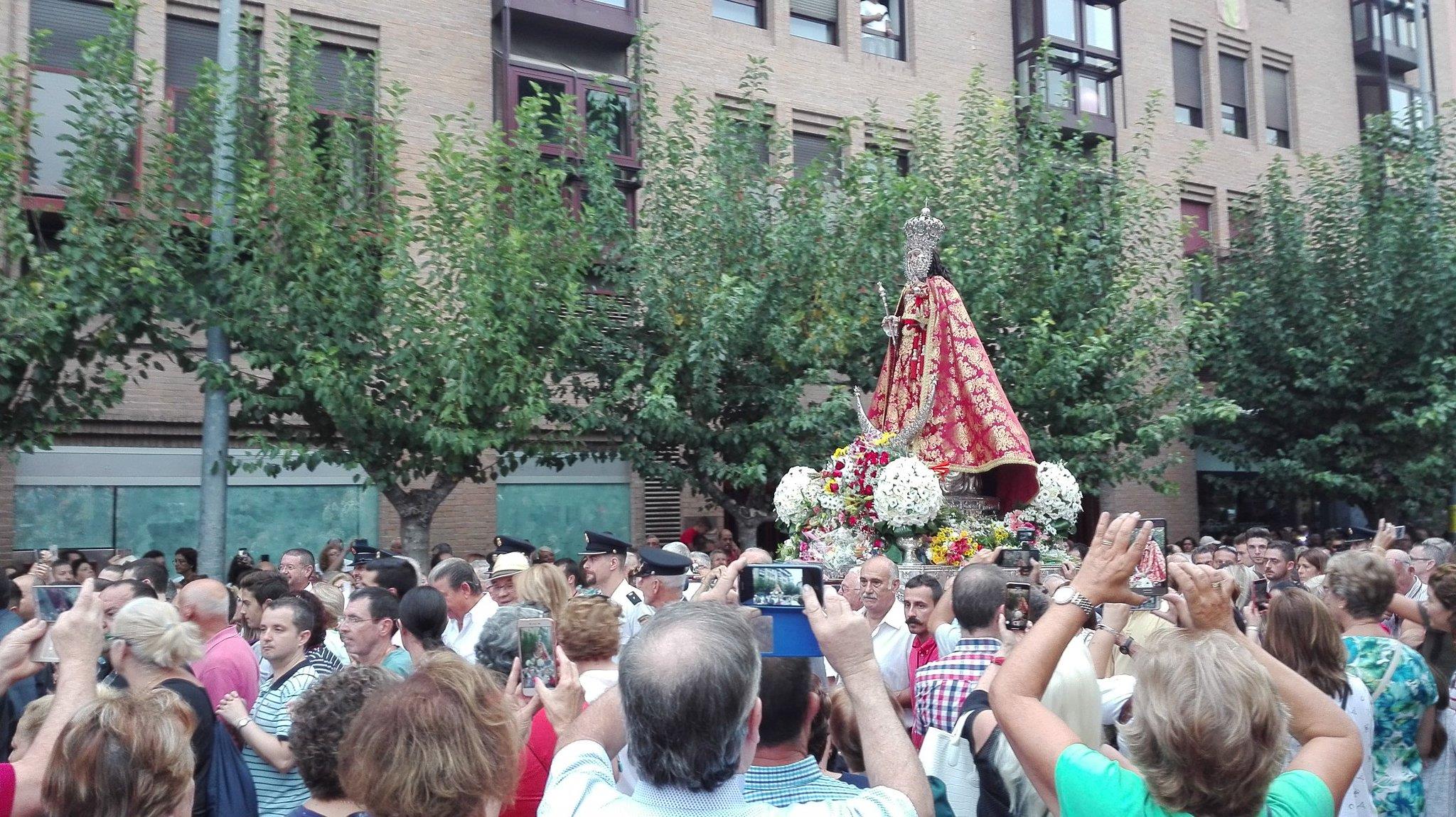 Una multitud de murcianos han acompañado a su Patrona en su tradicional romería por la ciudad