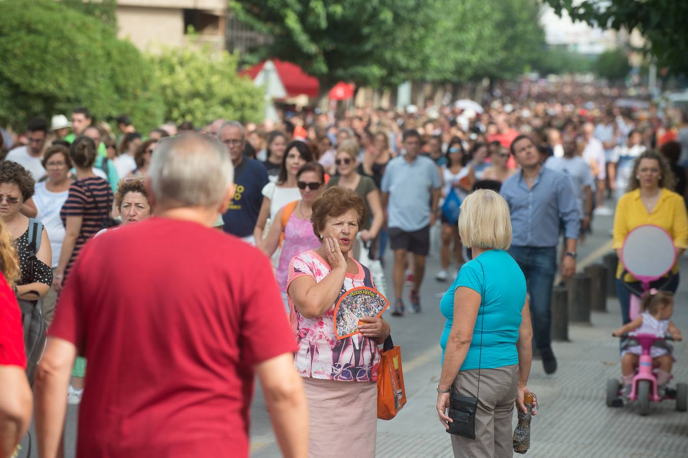 Cientos de miles de fieles desafiaron al mal tiempo para acompañar a la Patrona a su santuario de la Fuensanta.