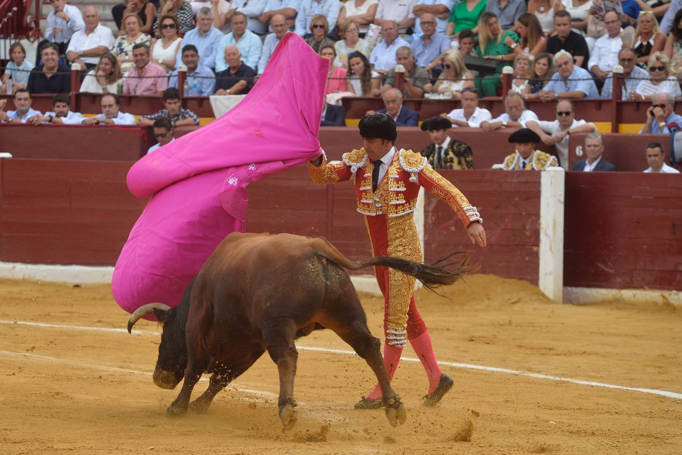 Pepín Liria, El Fandi y Roca Rey han abierto la puerta grande de La Condomina tras repartirse nueve orejas en la última corrida a pie de la prensa