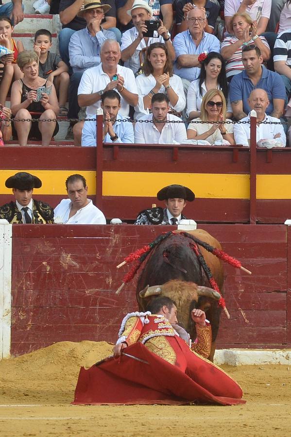Pepín Liria, El Fandi y Roca Rey han abierto la puerta grande de La Condomina tras repartirse nueve orejas en la última corrida a pie de la prensa