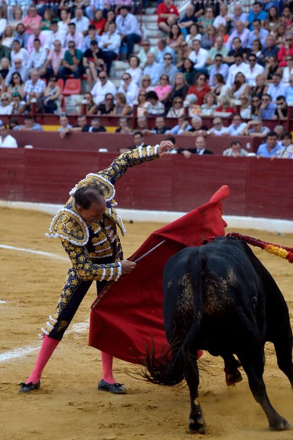 Pepín Liria, El Fandi y Roca Rey han abierto la puerta grande de La Condomina tras repartirse nueve orejas en la última corrida a pie de la prensa