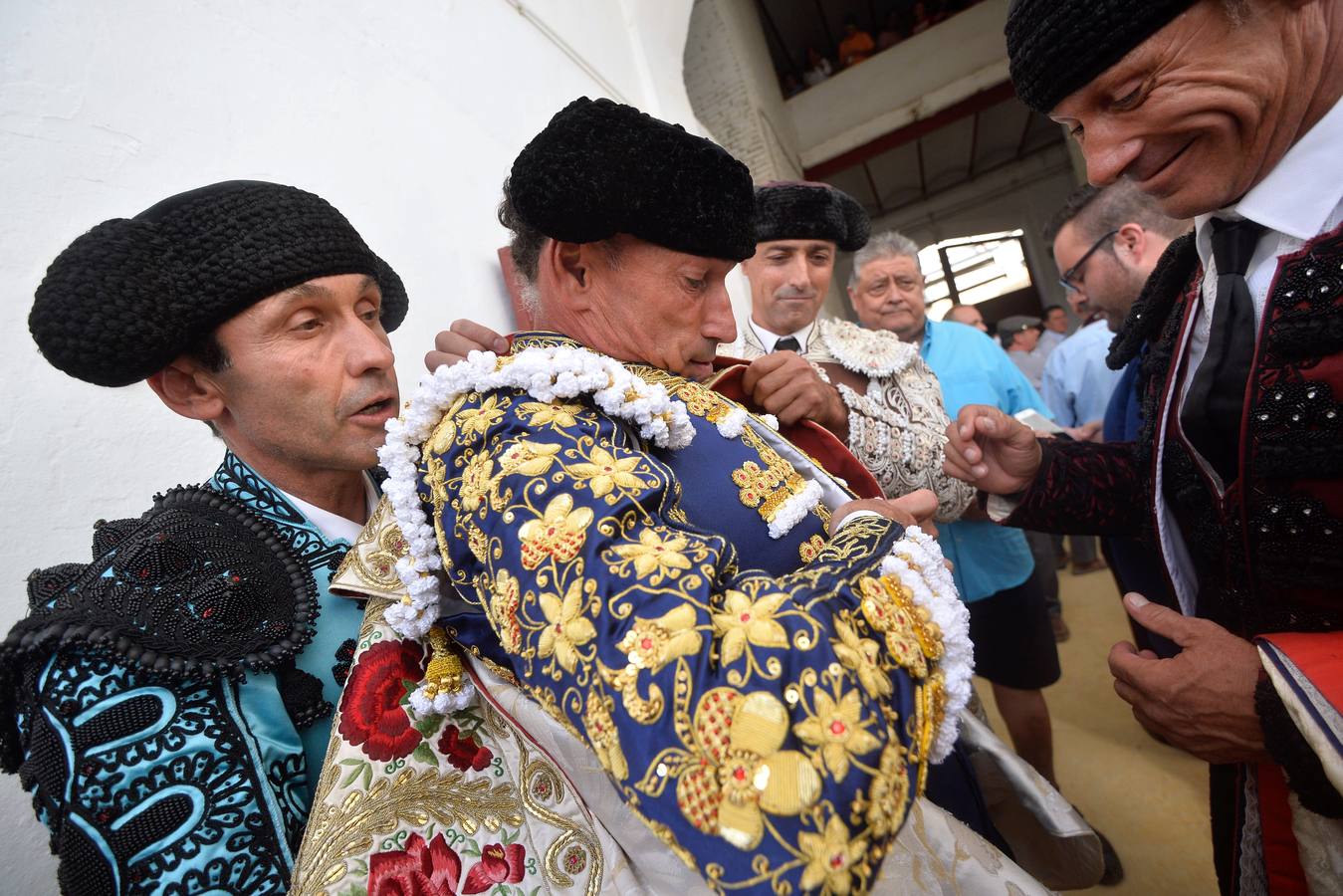 Pepín Liria, El Fandi y Roca Rey han abierto la puerta grande de La Condomina tras repartirse nueve orejas en la última corrida a pie de la prensa