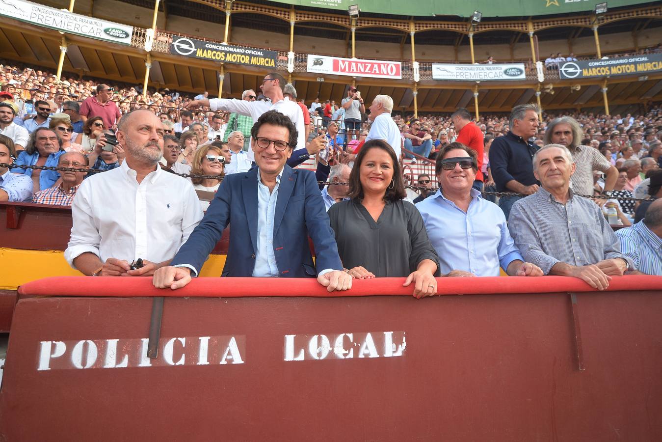 Pepín Liria, El Fandi y Roca Rey han abierto la puerta grande de La Condomina tras repartirse nueve orejas en la última corrida a pie de la prensa