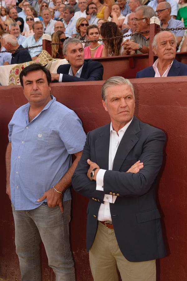 Pepín Liria, El Fandi y Roca Rey han abierto la puerta grande de La Condomina tras repartirse nueve orejas en la última corrida a pie de la prensa