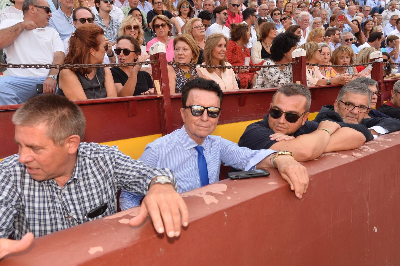 Pepín Liria, El Fandi y Roca Rey han abierto la puerta grande de La Condomina tras repartirse nueve orejas en la última corrida a pie de la prensa