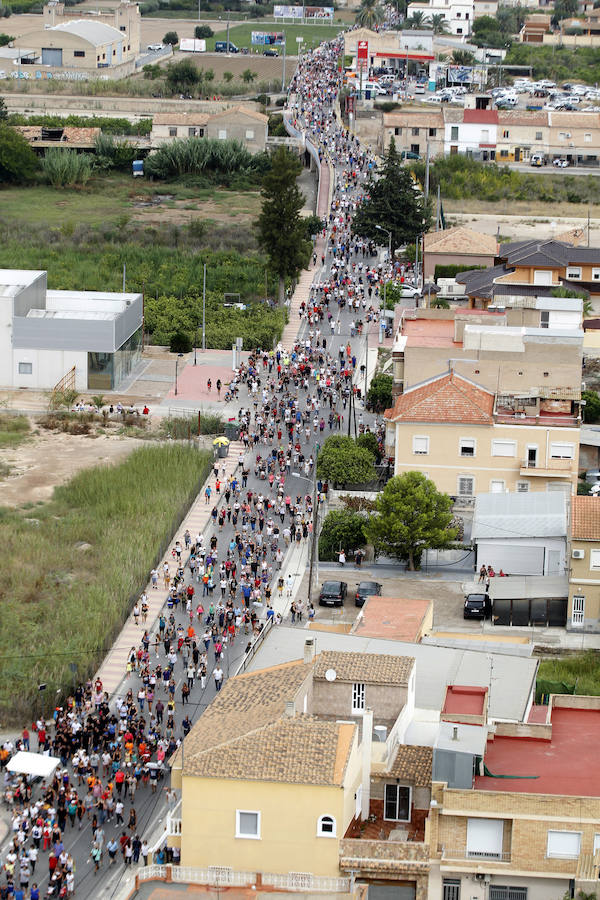 La Policía Nacional ha movilizado el helicóptero EC 135, con base en Valencia, para supervisar desde el aire el itinerario de la Fuensanta 