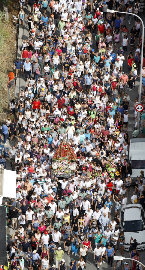 La Policía Nacional ha movilizado el helicóptero EC 135, con base en Valencia, para supervisar desde el aire el itinerario de la Fuensanta 