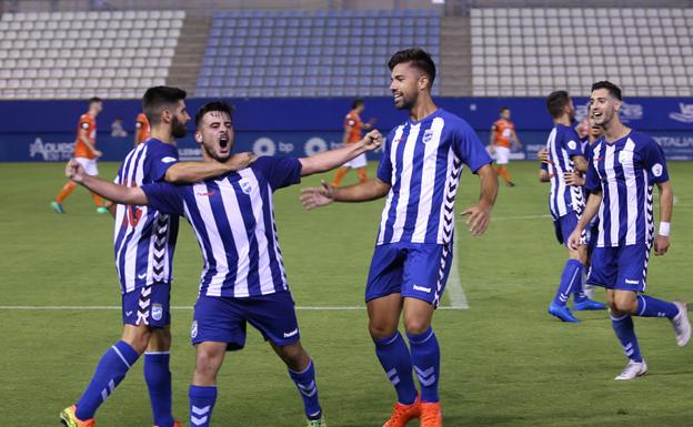 Andrés celebra su gol.