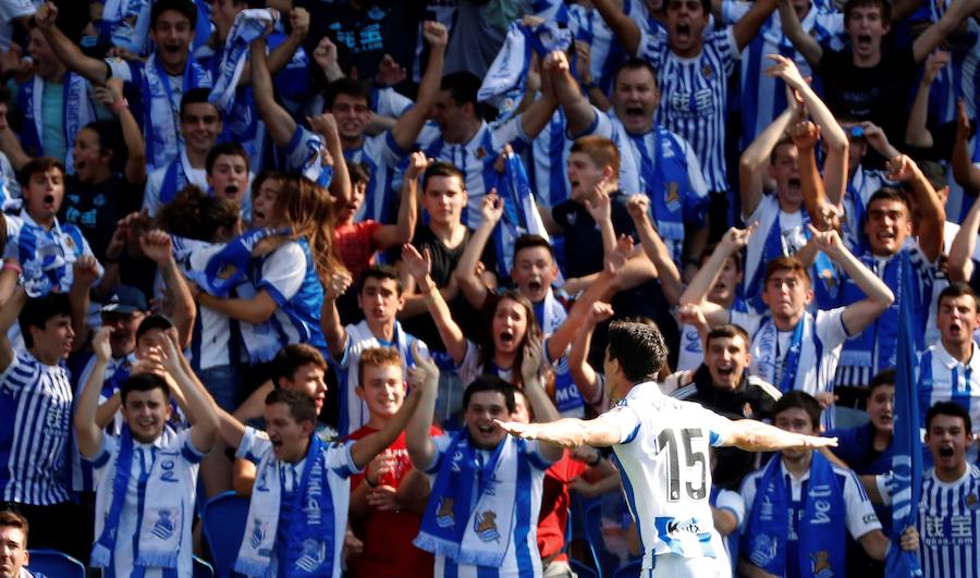 El conjunto azulgrana se llevó los tres puntos en Anoeta, tras un partido en el que la Real Sociedad comenzó adelantándose pero en el que el Barcelona se impuso gracias a los goles de Luis Suárez y Dembélé