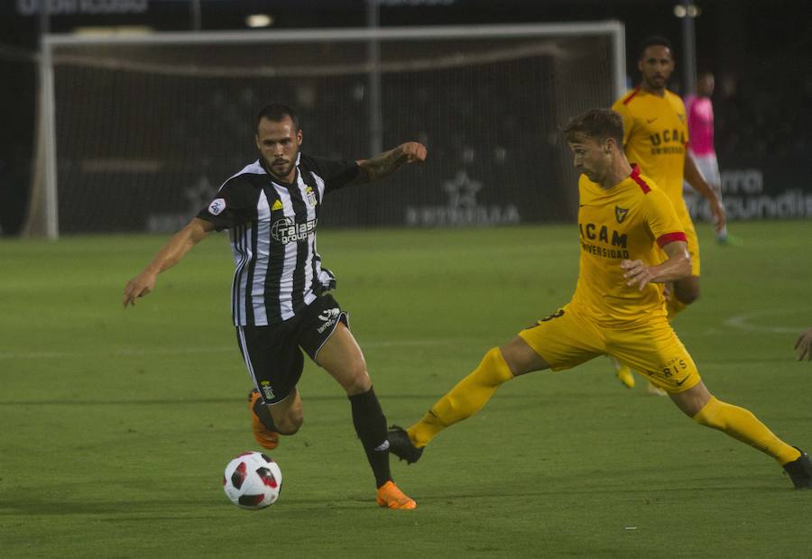 El equipo universitario gana los tres puntos en el Cartagonova tras un gol de Ismael en los últimos minutos, en un partido en el que el Efesé un mejor resultado