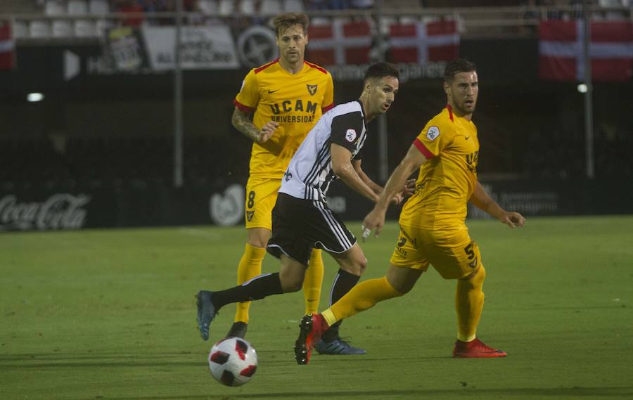 El equipo universitario gana los tres puntos en el Cartagonova tras un gol de Ismael en los últimos minutos, en un partido en el que el Efesé un mejor resultado