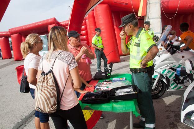 Alcantarilla conoce mejor a la Guardia Civil