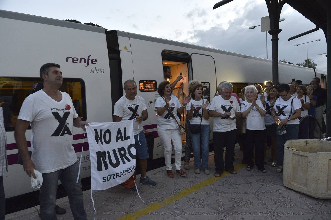 El Alvia salió de Cartagena a las 5.50 horas, llegando a Atocha a las 10.15 horas con cuatro minutos de retraso.