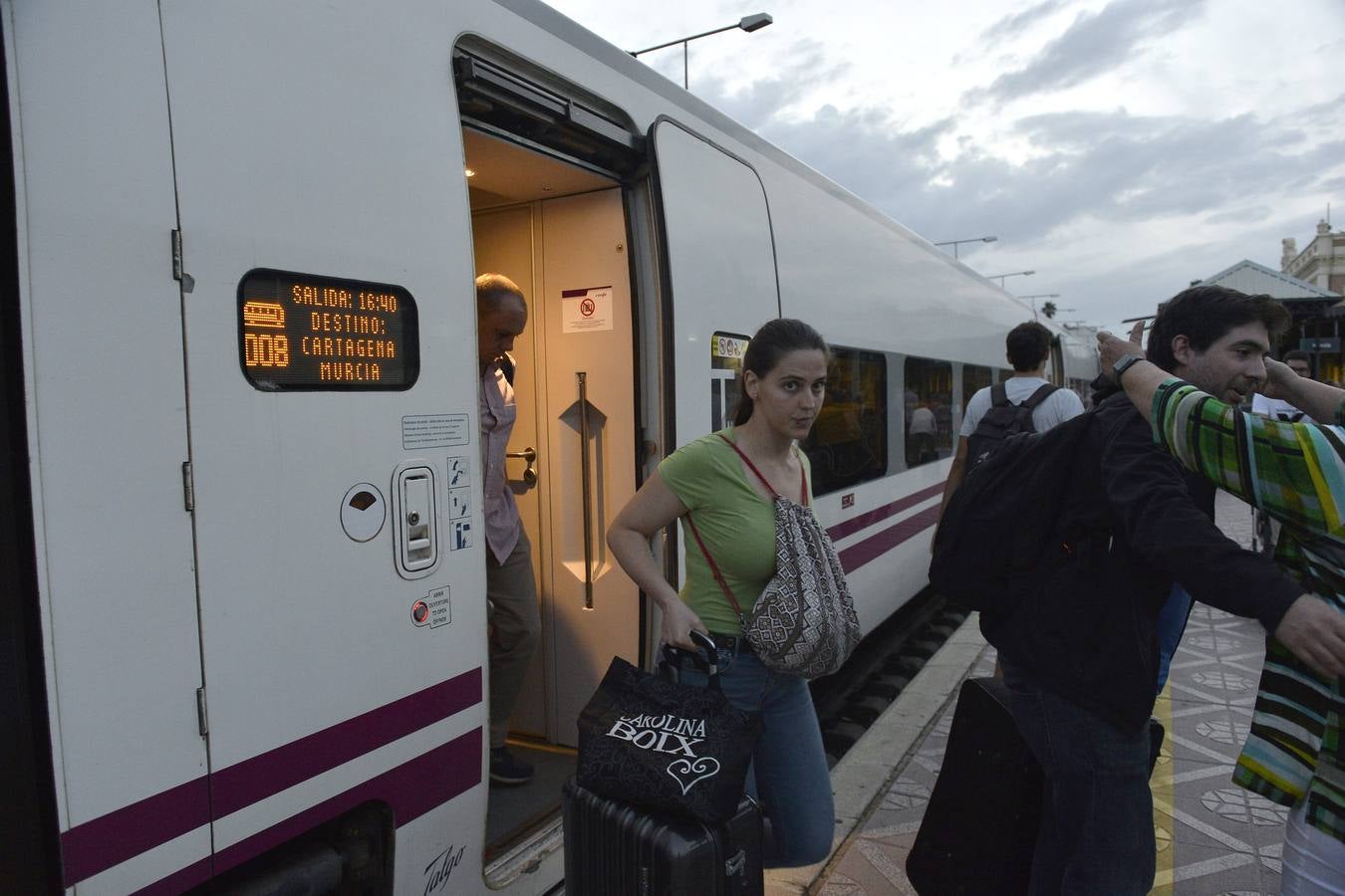 El Alvia salió de Cartagena a las 5.50 horas, llegando a Atocha a las 10.15 horas con cuatro minutos de retraso.
