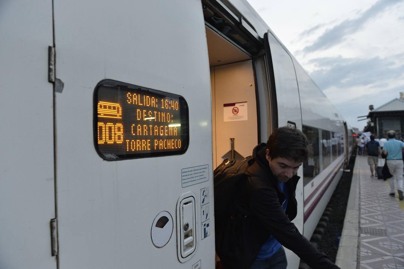 El Alvia salió de Cartagena a las 5.50 horas, llegando a Atocha a las 10.15 horas con cuatro minutos de retraso.