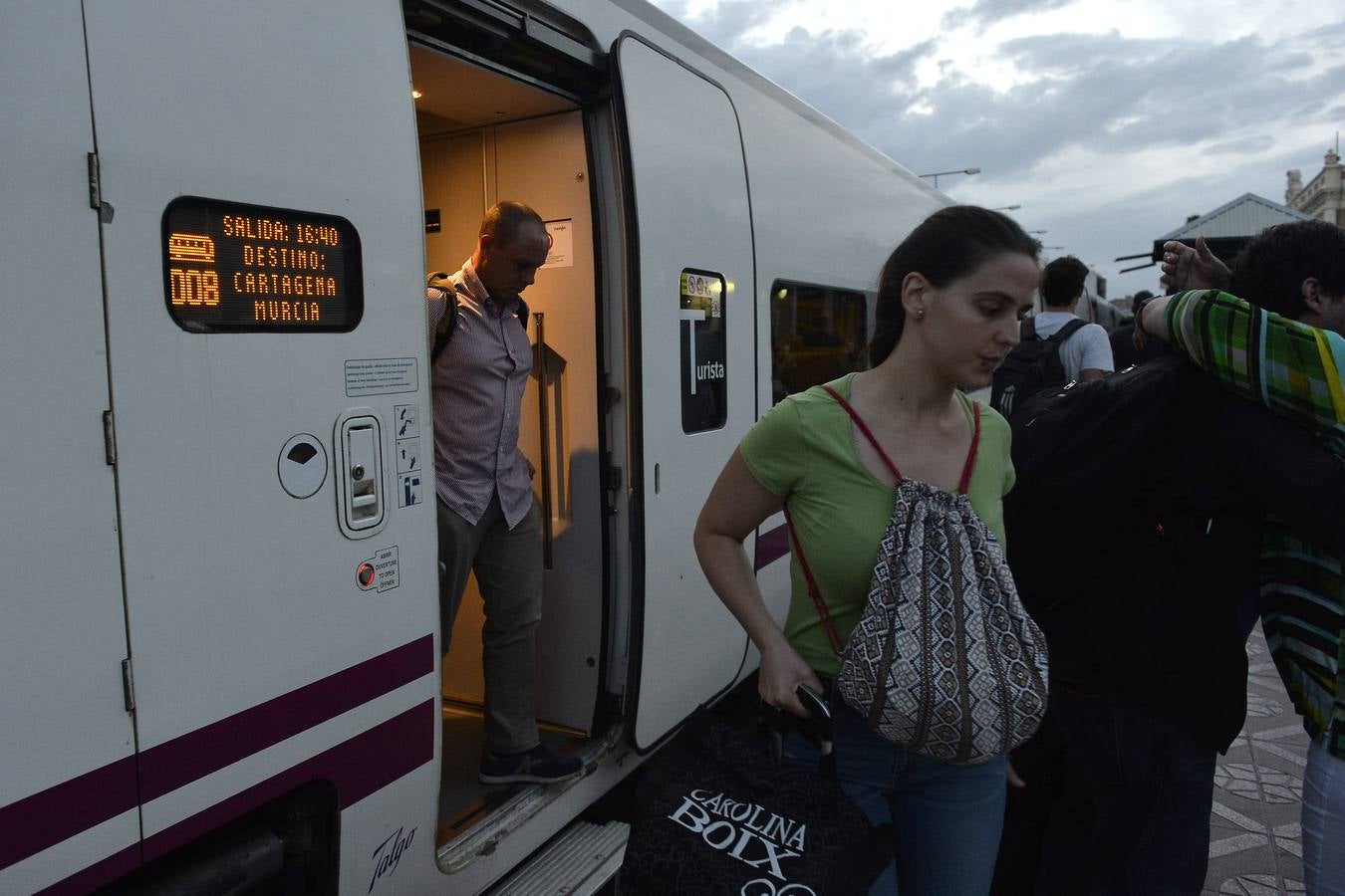 El Alvia salió de Cartagena a las 5.50 horas, llegando a Atocha a las 10.15 horas con cuatro minutos de retraso.