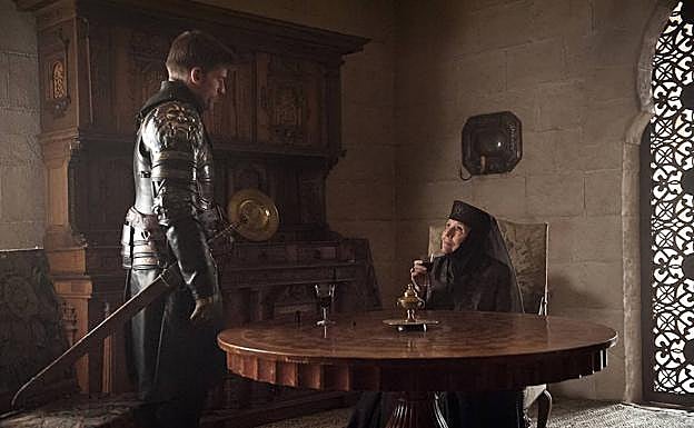 Jaime Lannister negocia la rendición de Olenna Tyrell.