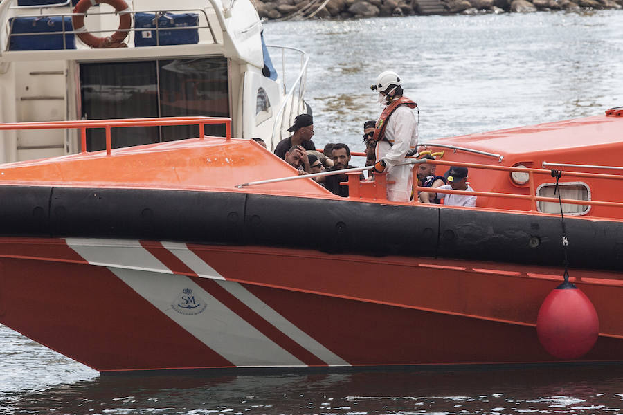 Un buque ha interceptado la embarcación a 15 millas al sureste del muelle de Escombreras