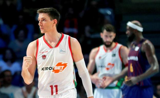 Matt Janning celebrando el pase de Baskonia a la final