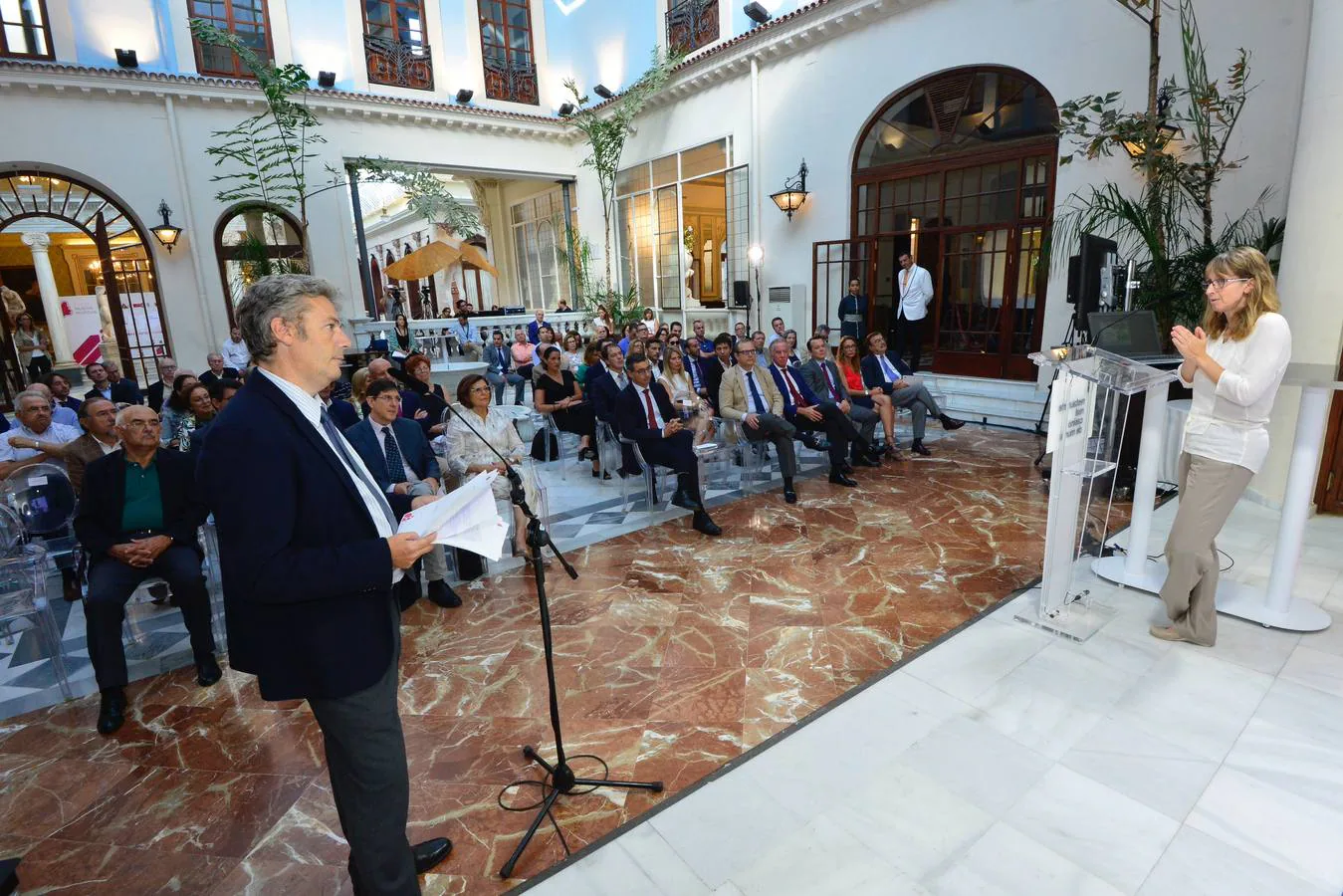 La investigadora lanzó un esperanzador anuncio en el Foro Nueva Murcia, donde ofreció una conferencia con motivo del Día Mundial del Alzhéimer: en cinco o diez años, pronosticó, será posible este diagnóstico precoz a partir de un simple análisis de sangre. 