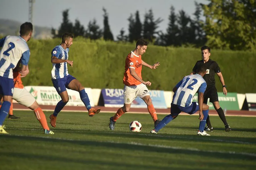 El equipo de Munúa consigue un triunfo cómodo en Jumilla gracias a los goles de Aketxe (2) y Santi Jara.