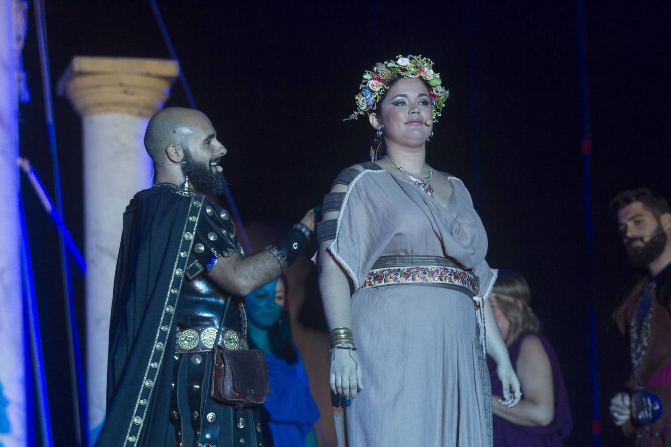 Dos grandes pantallas de televisión permiten seguir todos los detalles de los esponsales durante las fiestas de Carthagineses y Romanos. 