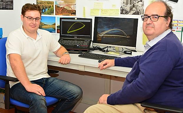 Juan Manuel García, autor de la tesis, junto a Juan José Jorquera, director de la misma en la UPCT.