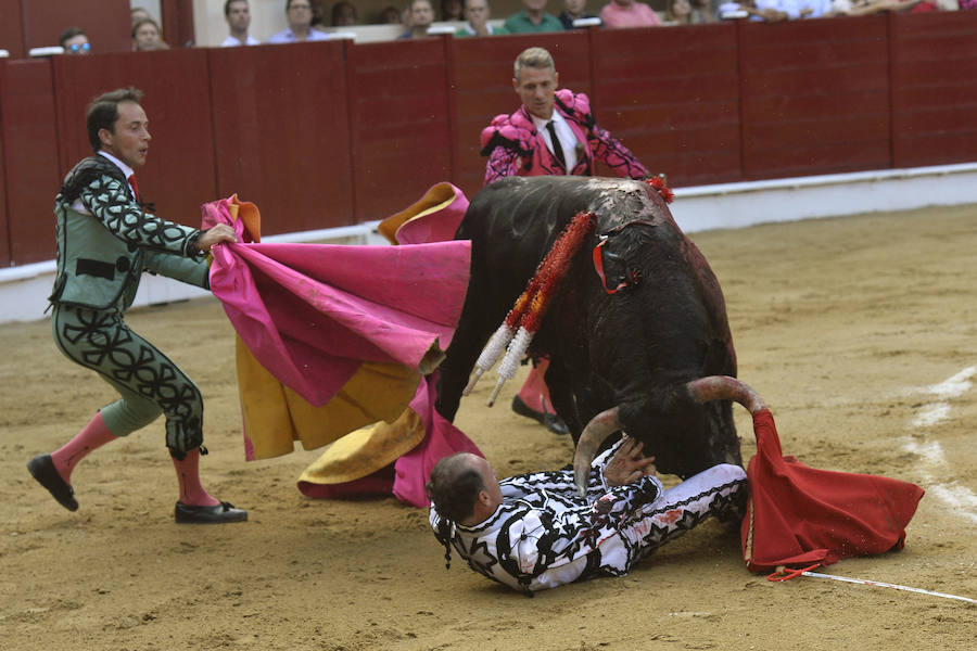 El torero celebra su última corrida junto a El Juli en la plaza de La Era de Abarán