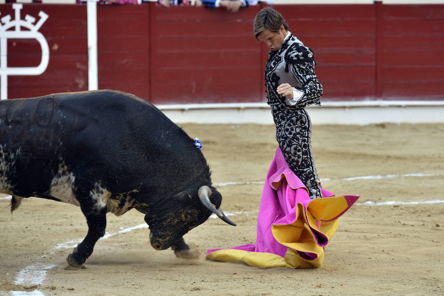 El torero celebra su última corrida junto a El Juli en la plaza de La Era de Abarán