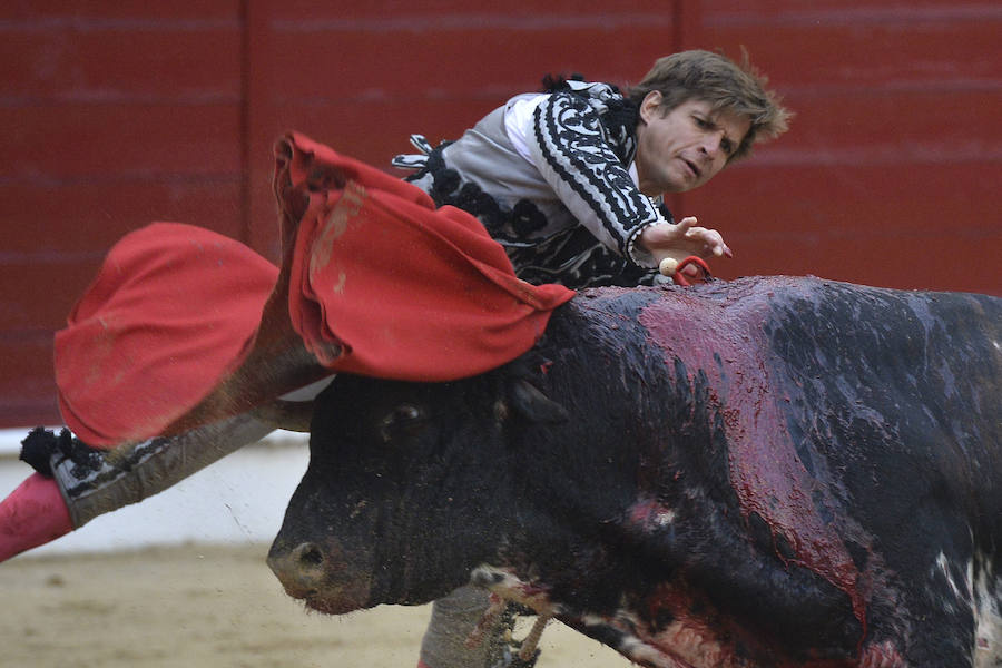 El torero celebra su última corrida junto a El Juli en la plaza de La Era de Abarán