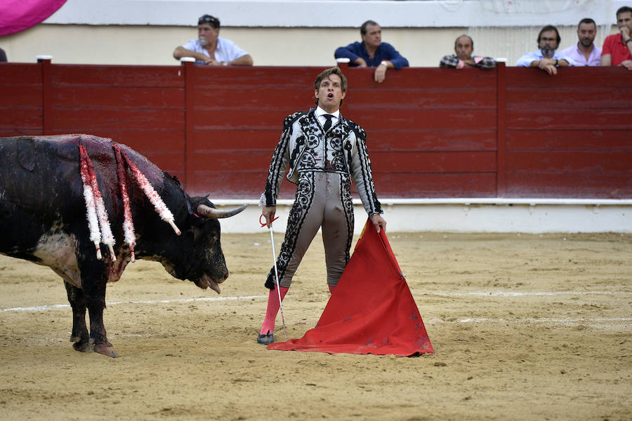 El torero celebra su última corrida junto a El Juli en la plaza de La Era de Abarán