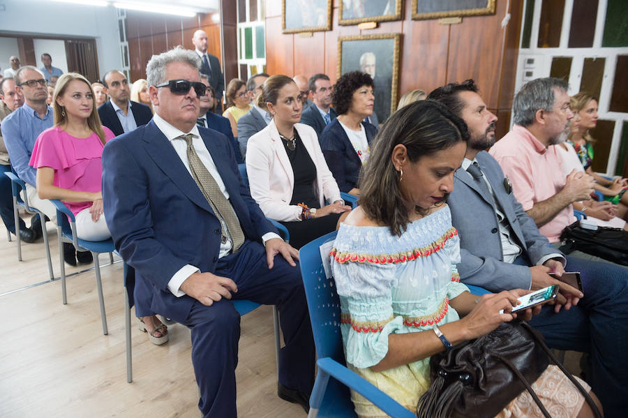 El presidente regional señala, ante las preguntas sobre si se va a reunir con el máximo responsable de la Universidad Católica para rebajar la tensión, que él, «de tensión», anda «muy bien»