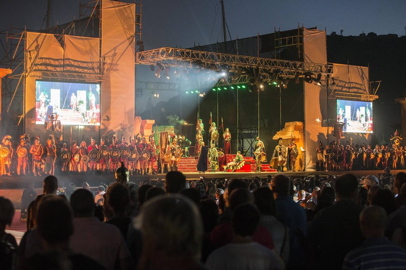 La representación de la alianza carthaginesa contra Roma mete a Cartagena en sus días más intensos de fiestas