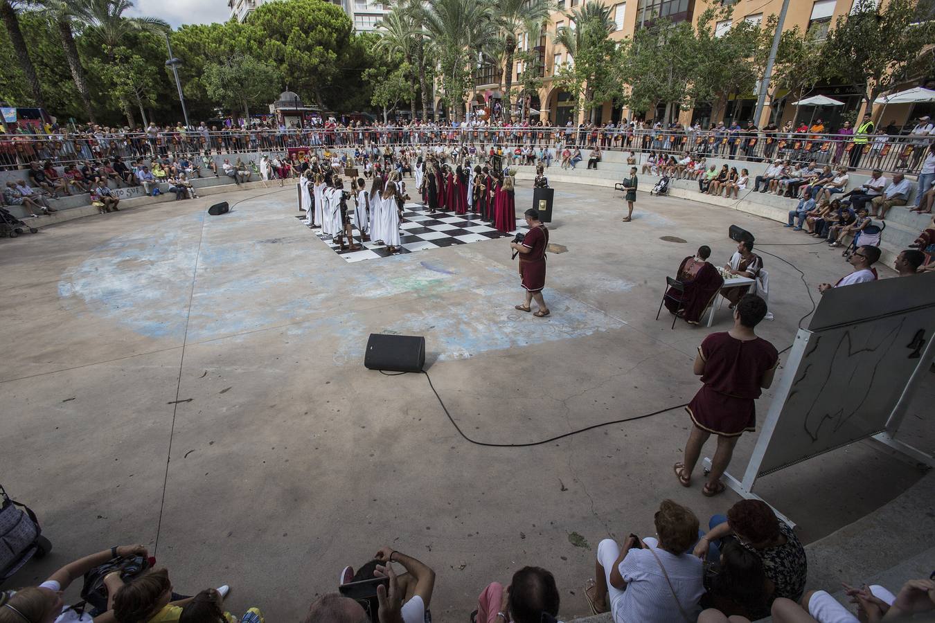 La originalidad de los actos y la uniformidad de todos sus participantes se llevan los elogios de los visitantes