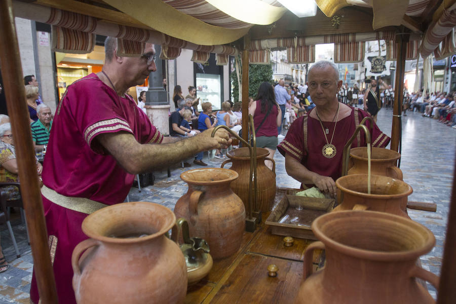 Cuatro mil personas escenifican en tres horas y media la historia de dos pueblos, Roma y Carthago, en un desfile rápido y vistoso