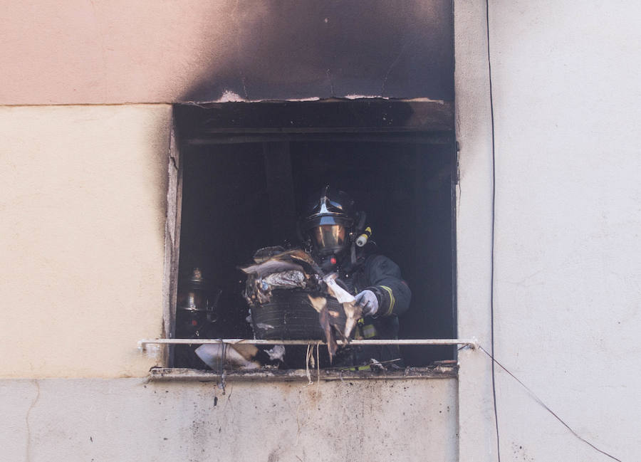 Al parecer, el fuego se habría originado en el apartamento de un hombre con síndrome de Diógenes y un historial de problemas psiquiátricos