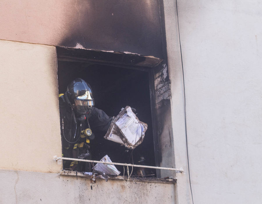 Al parecer, el fuego se habría originado en el apartamento de un hombre con síndrome de Diógenes y un historial de problemas psiquiátricos