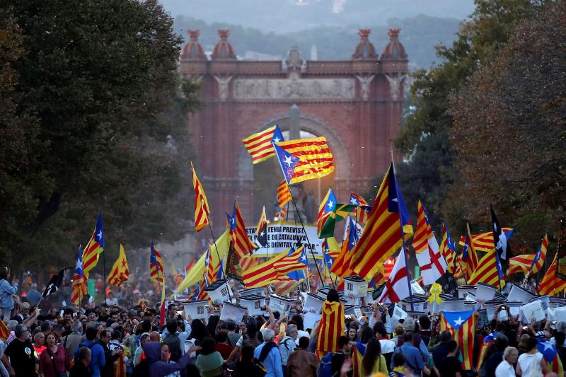 180.000 personas han acudido a la manifestación de Barcelona para conmemorar el primer aniversario del 1-O, según la Guardia Urbana