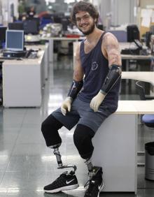 Imagen secundaria 2 - Davide Morana, durante su entrevista en 'La Verdad'.