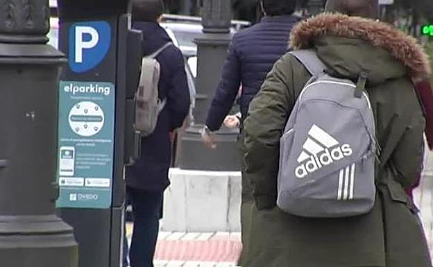 ¿Eres un 'padre helicóptero'? Puedes estar perjudicando a tus hijos sin querer