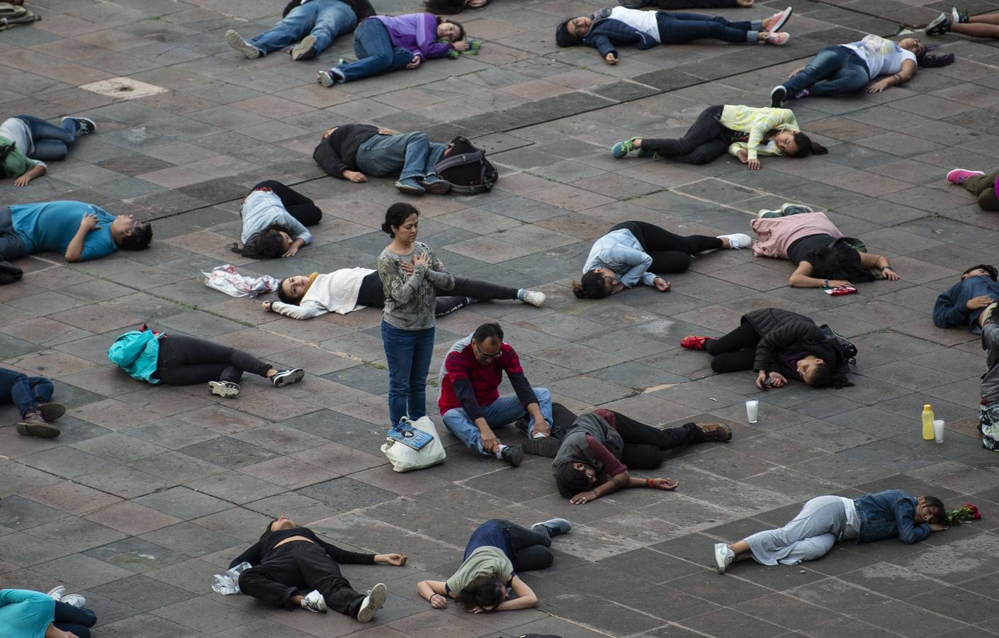 Víctimas de la represión estudiantil de 1968 y estudiantes universitarios se unieron para marchar a lo largo de Ciudad de México y exigir justicia el mismo día en que se cumplen 50 años de la masacre perpetrada por el Ejército mexicano contra un mitin de estudiantes en el barrio de Tlatelolco.