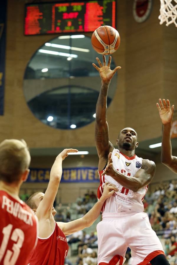El conjunto universitario pasa la fase previa de la Basketball CL, tras caer en casa frente al Spriou Charleroi por 78-82