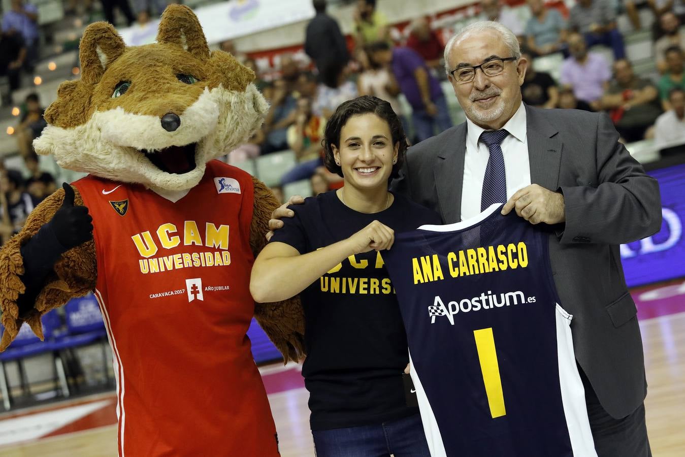 El conjunto universitario pasa la fase previa de la Basketball CL, tras caer en casa frente al Spriou Charleroi por 78-82